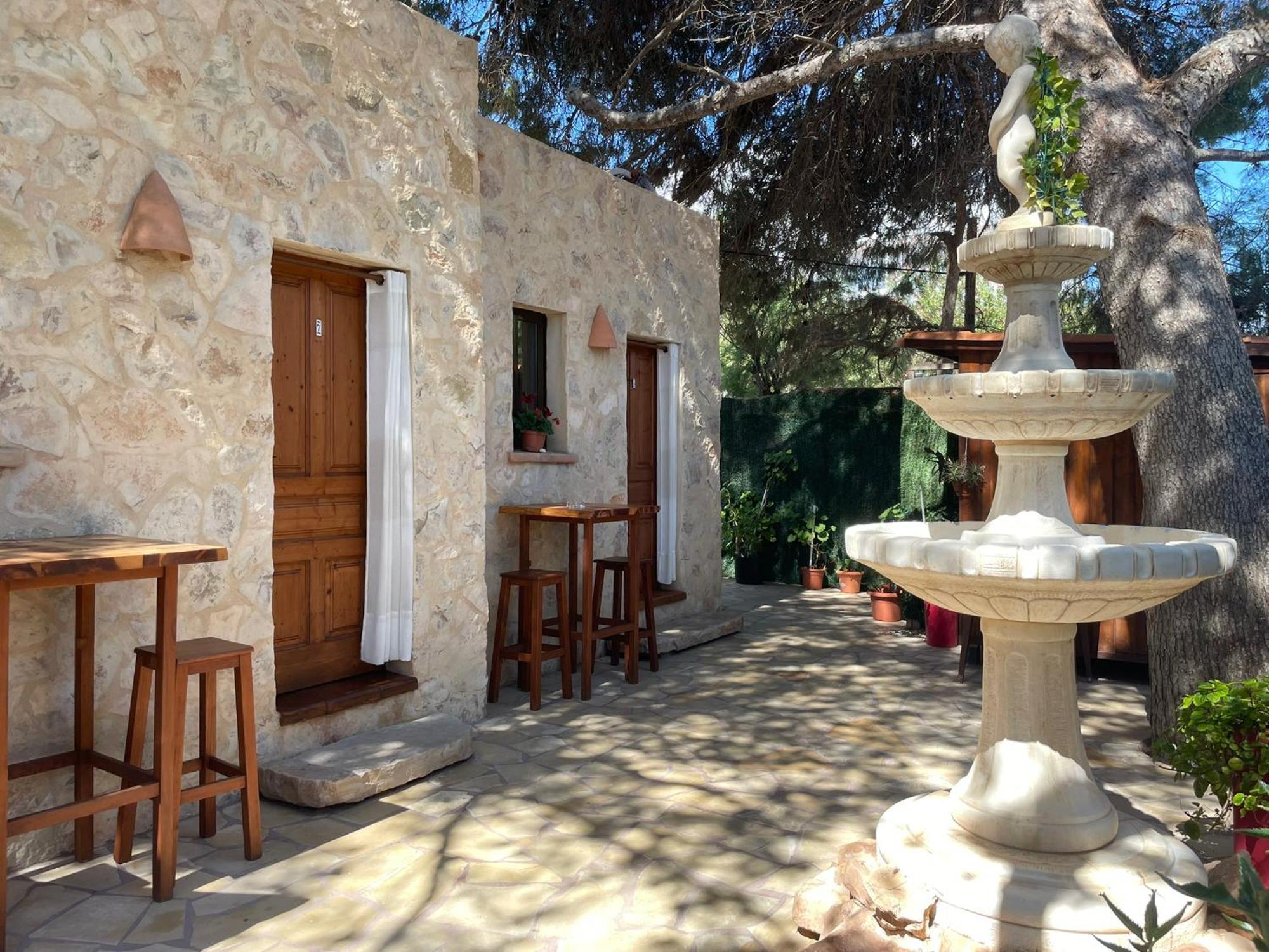 La Pergola Rusticas Lägenhetshotell Es Pujols